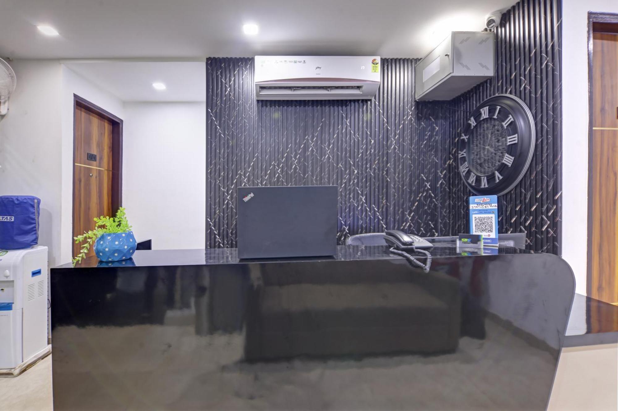 Status By Hotel The Emporio กาเซียบัด ภายนอก รูปภาพ