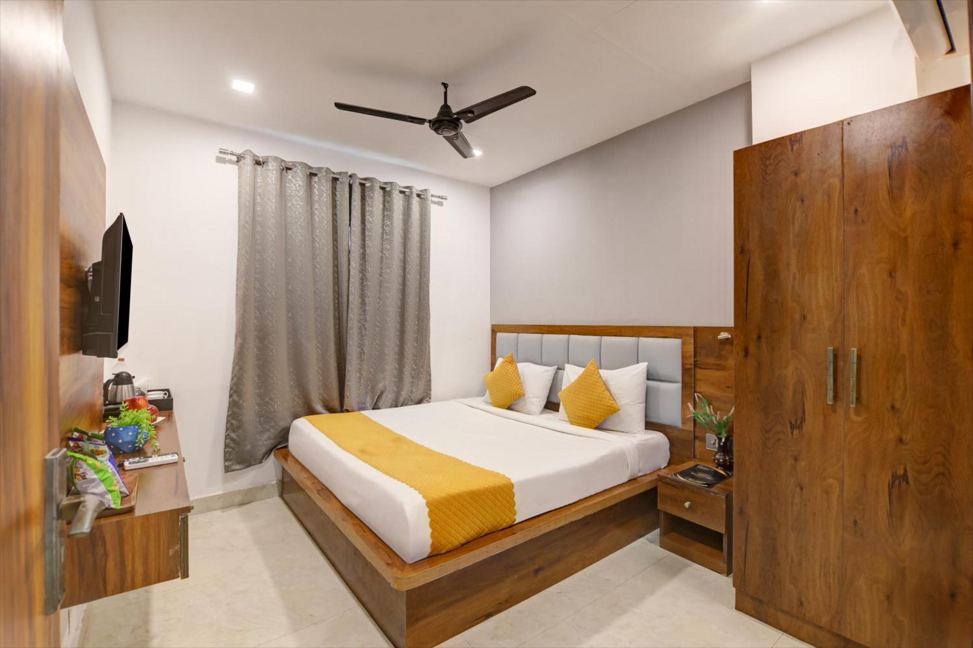 Status By Hotel The Emporio กาเซียบัด ภายนอก รูปภาพ