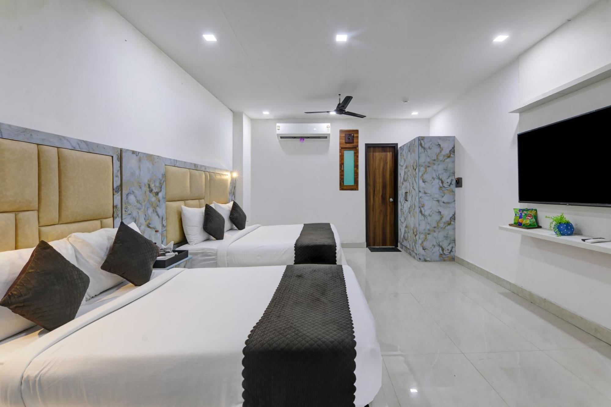Status By Hotel The Emporio กาเซียบัด ภายนอก รูปภาพ