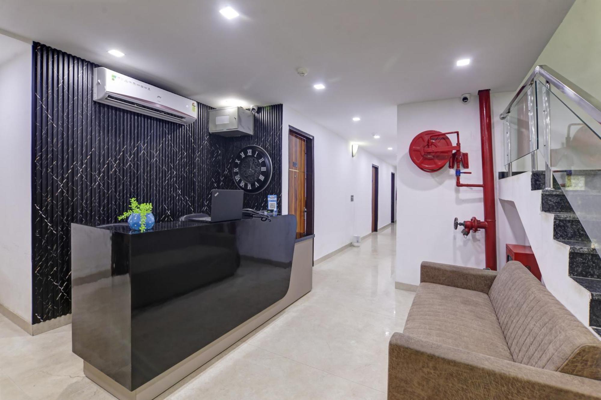 Status By Hotel The Emporio กาเซียบัด ภายนอก รูปภาพ