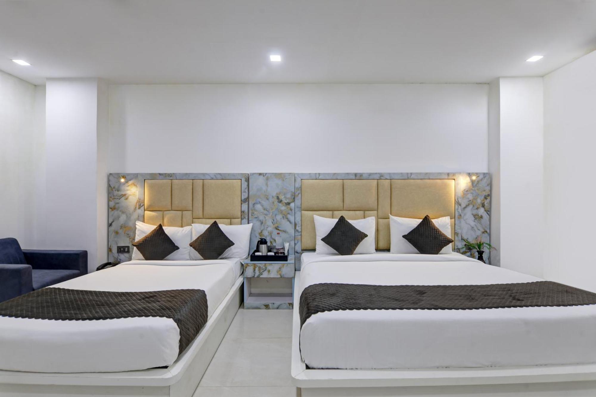 Status By Hotel The Emporio กาเซียบัด ภายนอก รูปภาพ