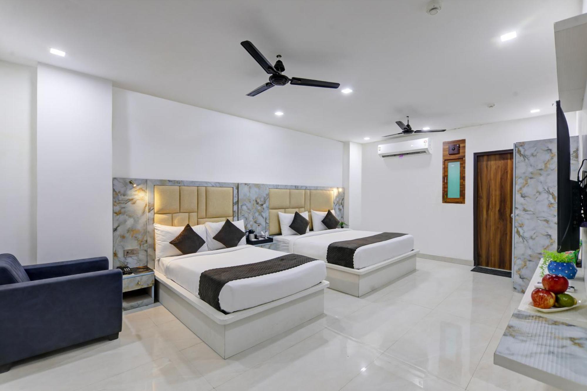 Status By Hotel The Emporio กาเซียบัด ภายนอก รูปภาพ