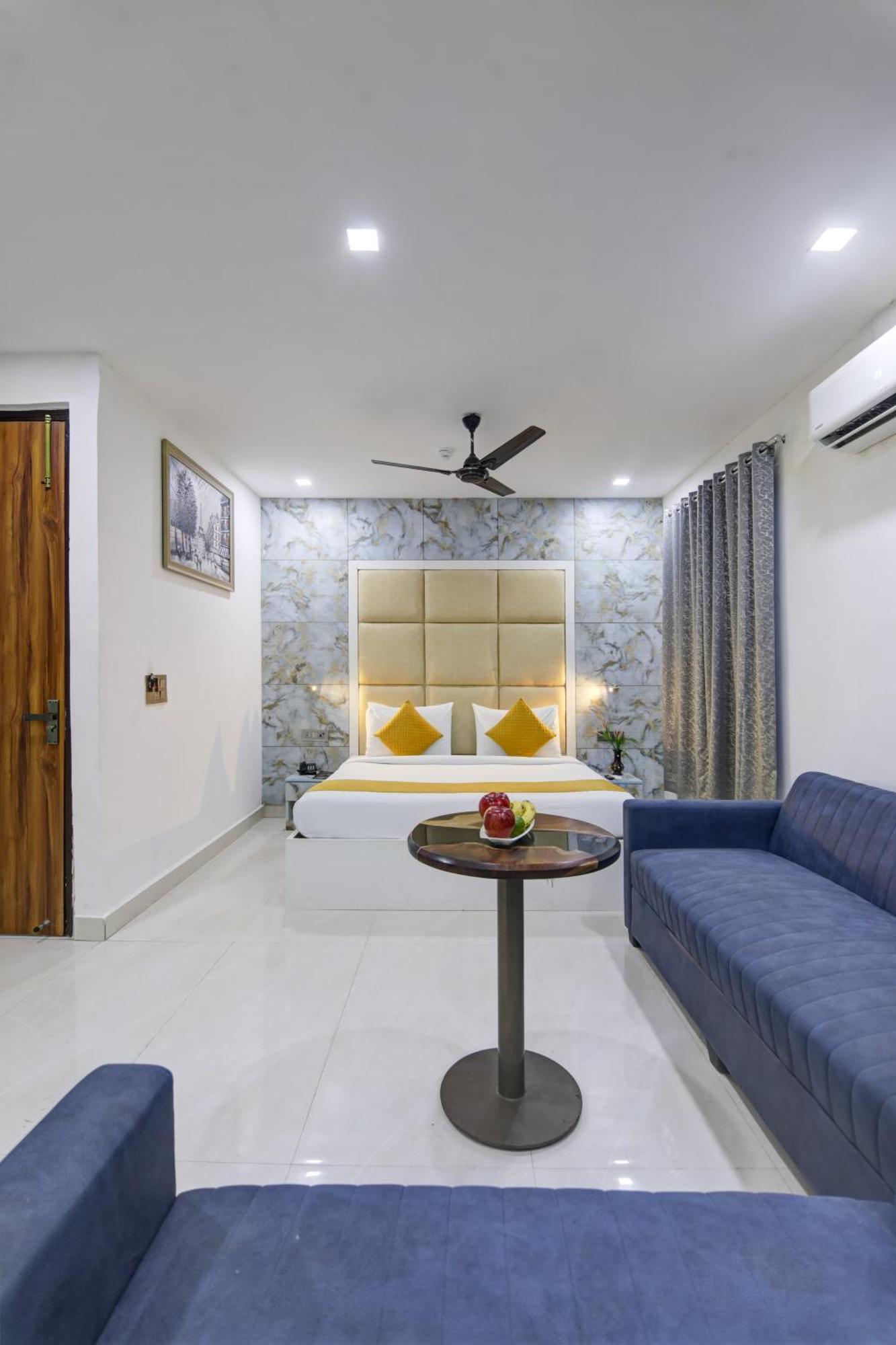 Status By Hotel The Emporio กาเซียบัด ภายนอก รูปภาพ