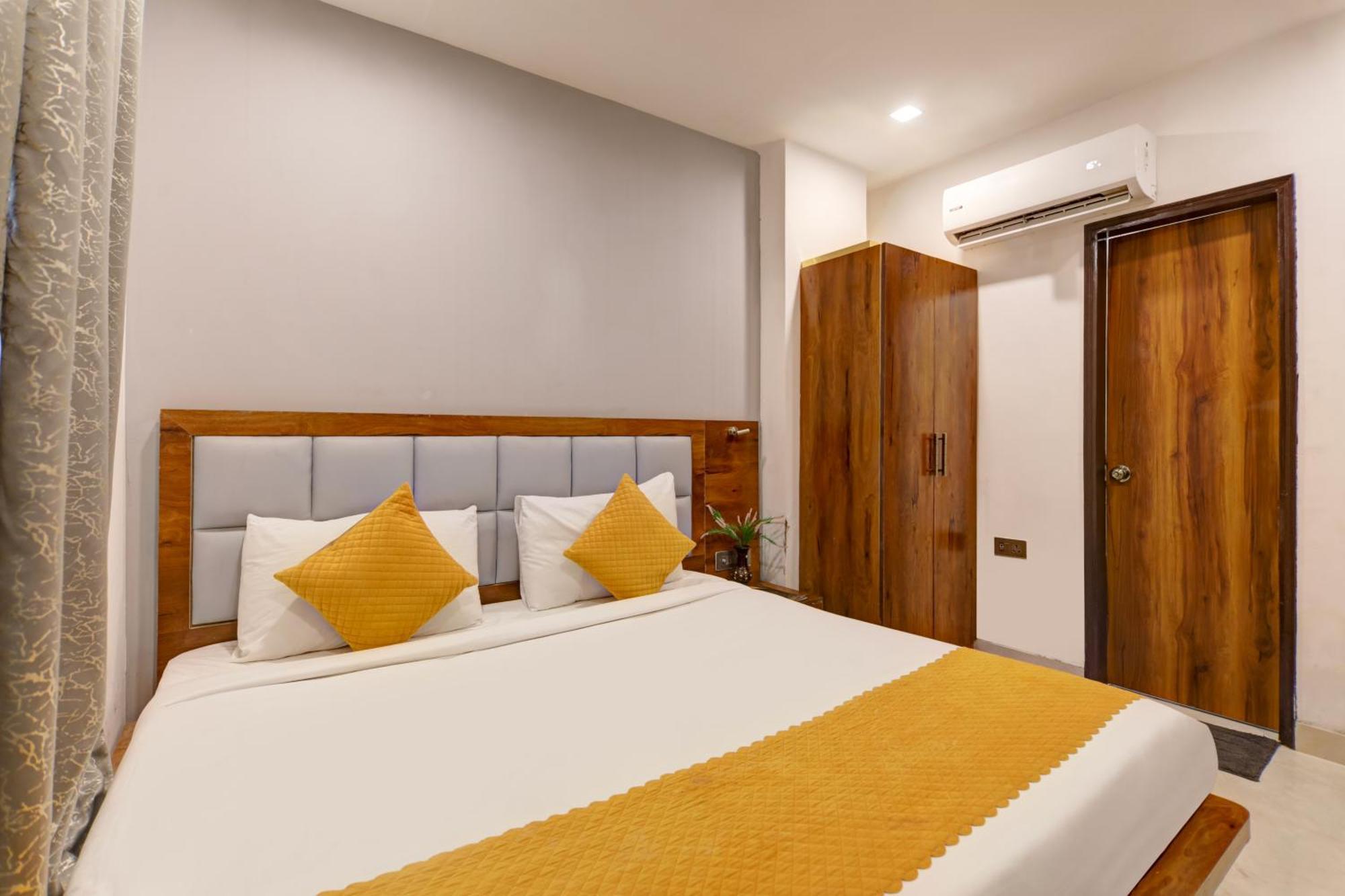 Status By Hotel The Emporio กาเซียบัด ภายนอก รูปภาพ