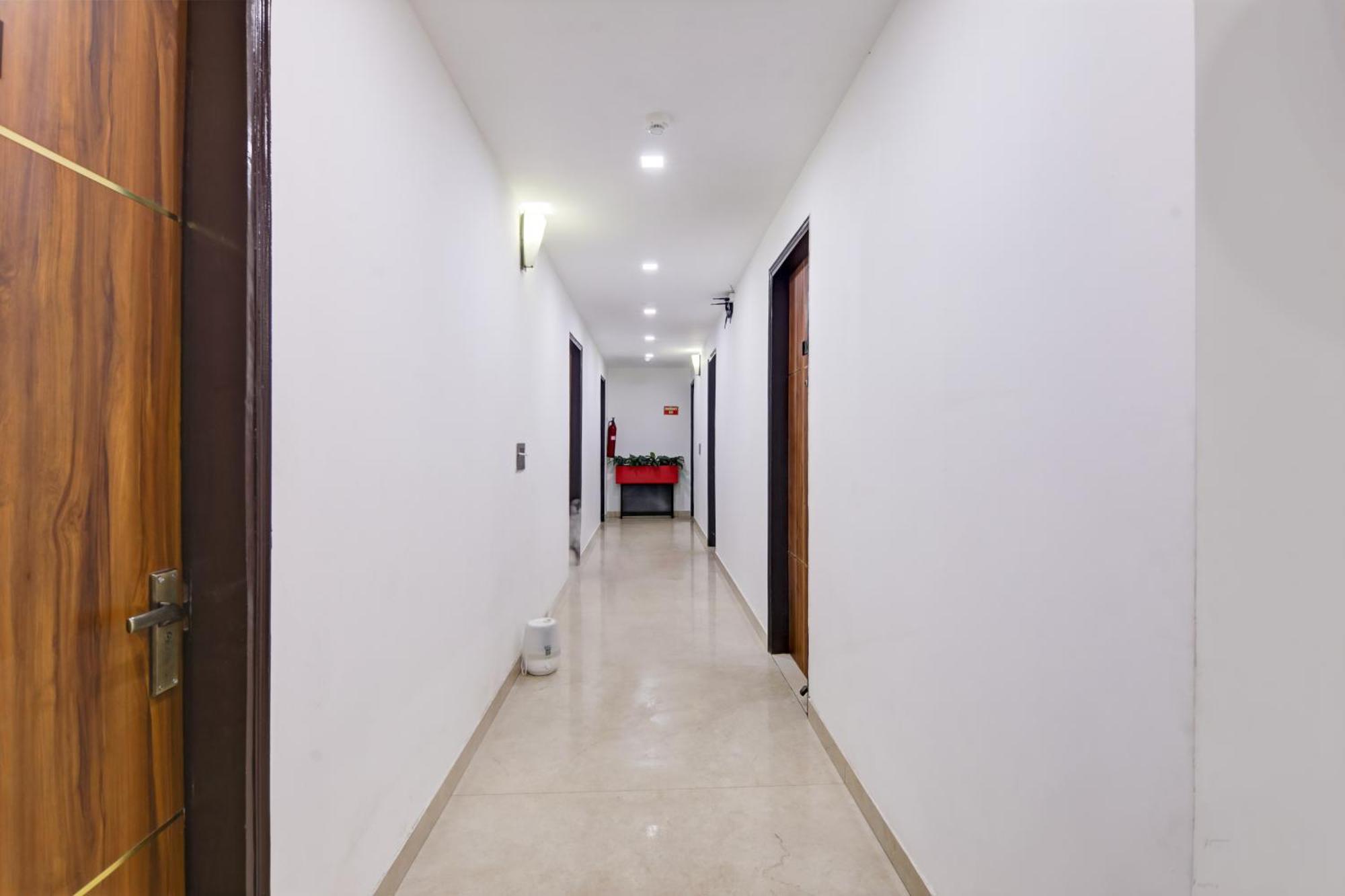Status By Hotel The Emporio กาเซียบัด ภายนอก รูปภาพ