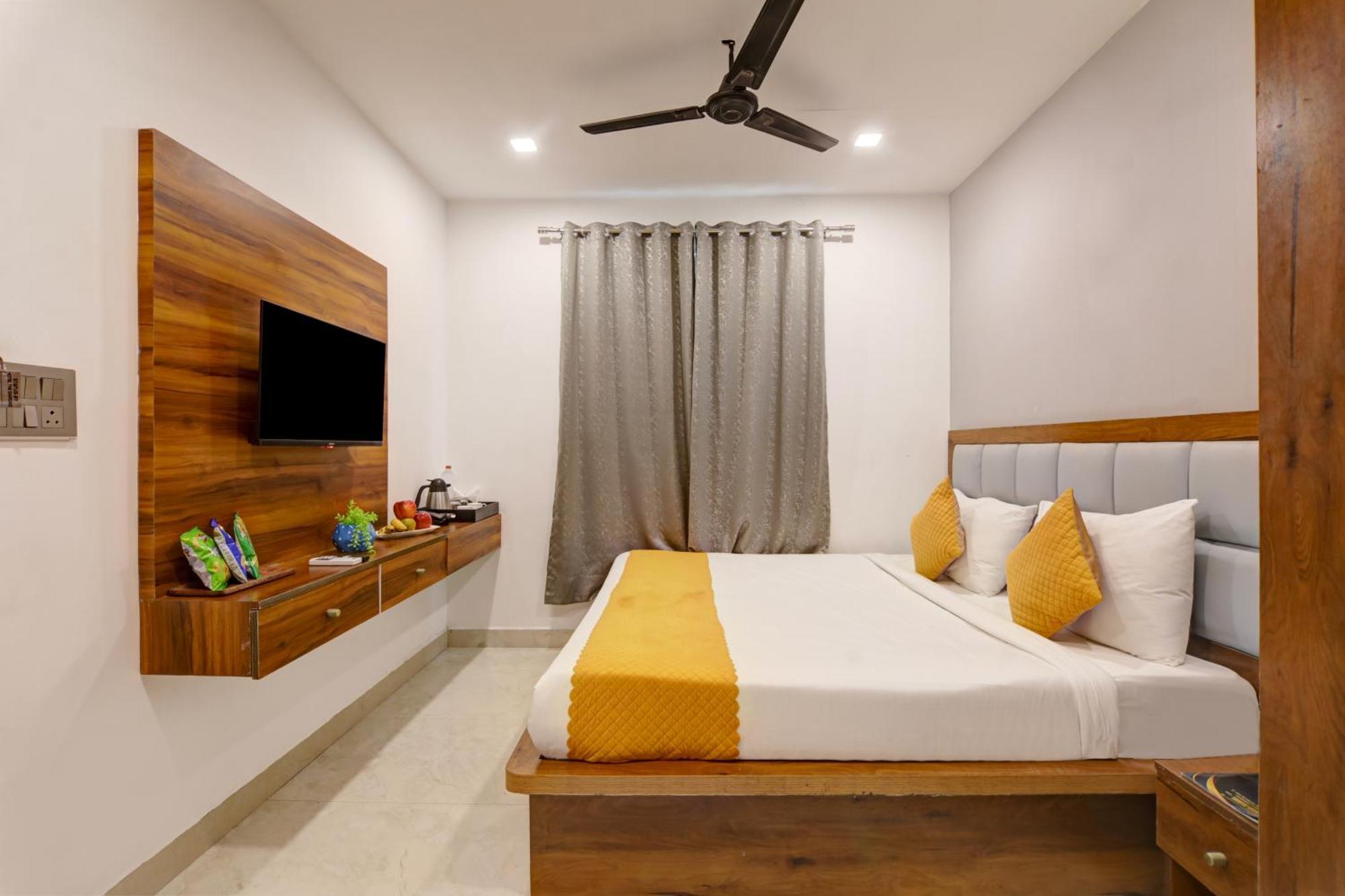 Status By Hotel The Emporio กาเซียบัด ภายนอก รูปภาพ