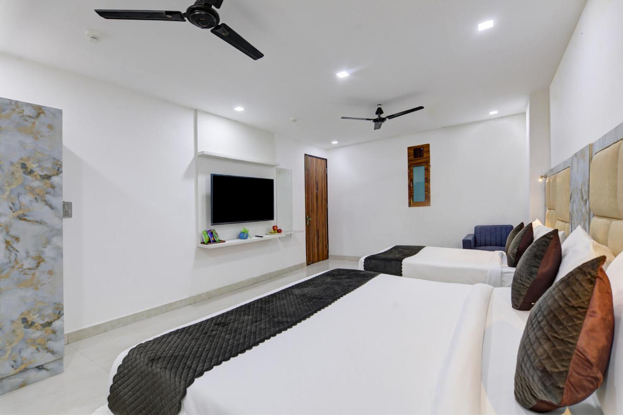 Status By Hotel The Emporio กาเซียบัด ภายนอก รูปภาพ